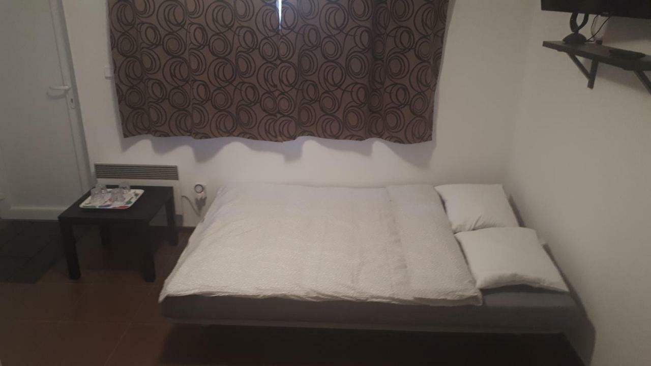 Apartman - Sukromie V Meste Bratislava Luaran gambar